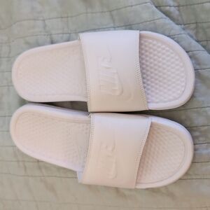Nike slides size 8